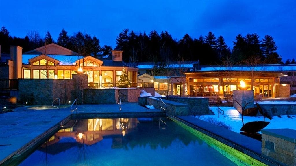 This Luxurious Resort In Vermont Is Perfect For Cozy Getaways